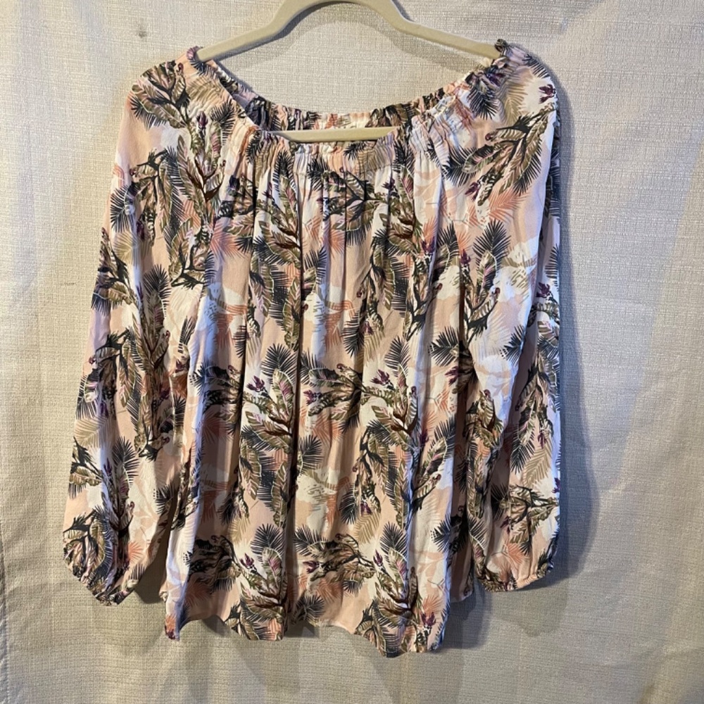 Gorgeous tropical top